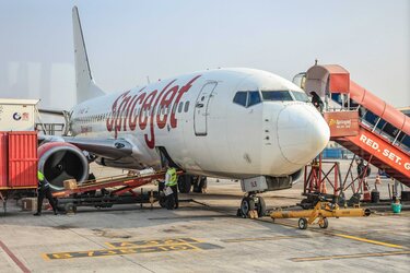 passengers-boarding-spicejet-flight-delhi-75040875.jpg passengers-boarding-spicejet-flight-delhi-75040875.jpg