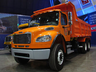 1280px-Freightliner_M2_106_6x4_2014_(14240376744).jpg 1280px-Freightliner_M2_106_6x4_2014_(14240376744).jpg