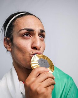 imane-khelif-poses-with-her-gold-medal-after-the-2024-paris-v0-0da12qxavfid1.jpg imane-khelif-poses-with-her-gold-medal-after-the-2024-paris-v0-0da12qxavfid1.jpg
