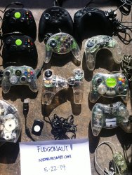 xbox proto controllers.jpg xbox proto controllers.jpg