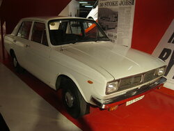 Paykan_Hillman_Hunter_(8688702841).jpg
