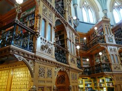 Canadian_Library_of_Parliament_Ottawa.jpg