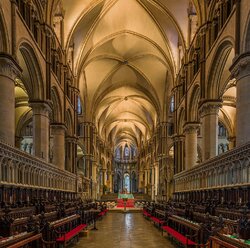 1024px-Canterbury_Cathedral_Choir_1,_Kent,_UK_-_Diliff_crop.jpg