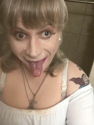 troon-tongue.jpg