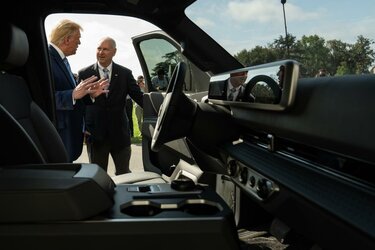 truck trump 3.jpeg