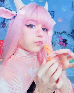 gif-eating-sushi-cringe-awful.gif