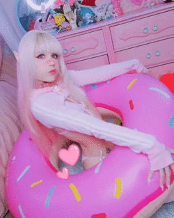 donut-seizure-duckface.gif