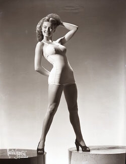 21466-cloris-leachman-miss-chicago-1946.jpg