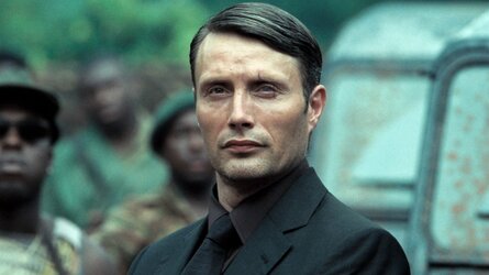 Le-Chiffre-Casino-Royale-Suit.jpg