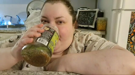 Screenshotter--YouTube-WhosUpBeezing-47’30”.jpg