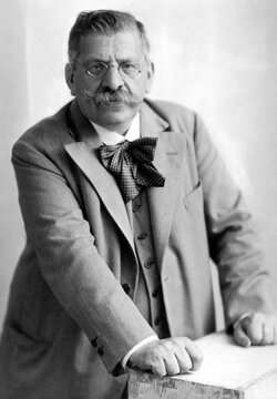 German-physician-Magnus-Hirschfeld-1928.jpg German-physician-Magnus-Hirschfeld-1928.jpg