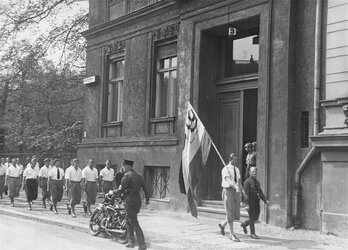 Bucherverbrennung-book-burning-Nazi-1933-Institute.jpg Bucherverbrennung-book-burning-Nazi-1933-Institute.jpg