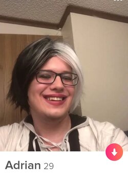 Screenshot_20210401-203624_Tinder.jpg
