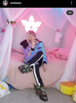 What the fuck are you wearing.jpg