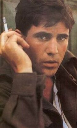young-mel-gibson-smoking-cigarette-photo-u1.jpeg