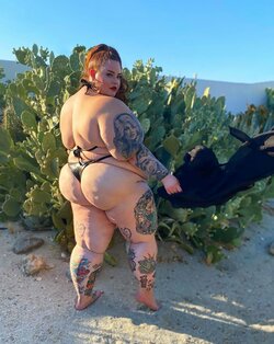 Tess-Holliday-Birthday-String-Bikini-Instagram-Promo.jpeg