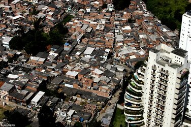 Sao Paolo Slum.jpg