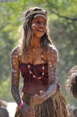laura-aboriginal-dance-bora-ring-festival-1-696x1048.jpg
