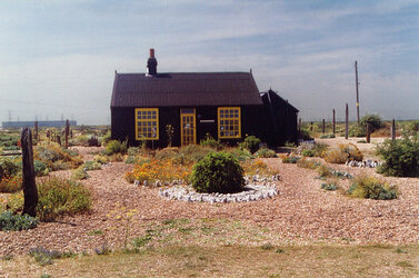 Prospect_Cottage,_Dungeness.jpg