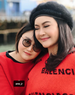 paviola reine (anw_jr) and mother (atieknw).png