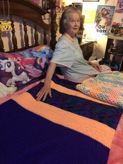 450px-Barbs_blankets_ebay_listings_photos_01.jpg