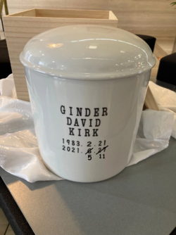 ginder-urn copy.png