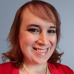 Katelyn%20headshot2-2.jpg