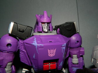 galvatron altshoulders.JPG galvatron altshoulders.JPG