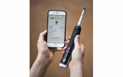 oralb-bluetooth-smartseries-toothbrush-review-1-683x1024-1.jpeg