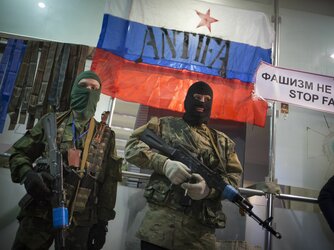 0422iukraine-gunmen (1).jpg