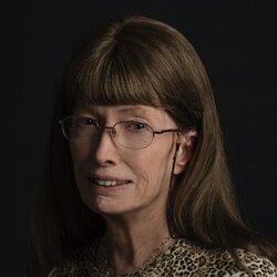 Lee_LynnConway2-700x1024 (1)-01.jpeg