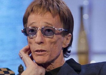 robingibb-read.jpg