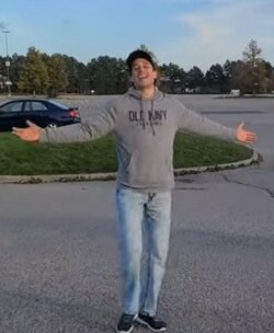 Screenshot_20211123-222436_YouTube.jpg