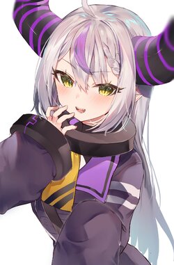 la_darknesss warayanuko.jpg