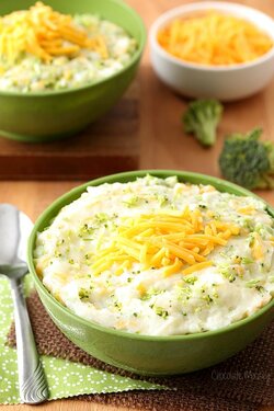 Broccoli-And-Cheese-Mashed-Potatoes-3303-2.jpg