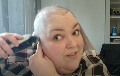 FireShot Capture 1926 - SHAVING MY HEAD FEMALE PATTERN BALDNESS - Y_ - https___www.youtube.com...png