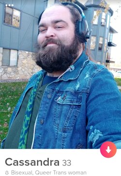 Screenshot_20220201-213204_Tinder.jpg