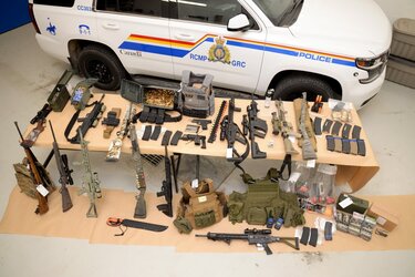 coutts--border--blockade--weapons-seized--alberta-1-5781375-1644889288630.jpg