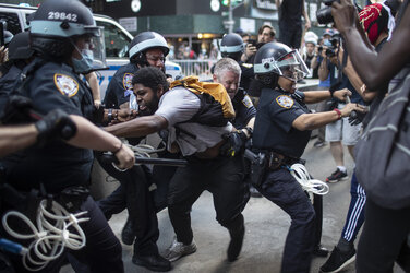 200604-new-york-nypd-protest-ac-911p.jpg
