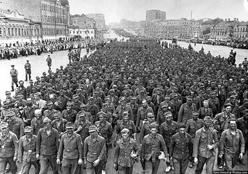 german_prisoners_parade_moscow_9.jpg