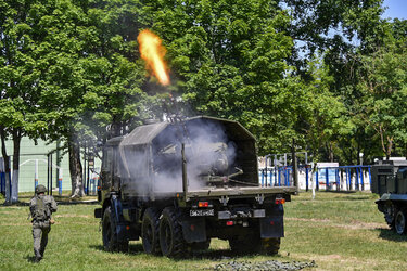 ZU-23-2_anti-aircraft_gun_on_KamAZ_truck.jpg