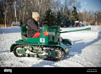 girl-child-tank-toy-electric-powerpark-russia-MEXAH3.jpg