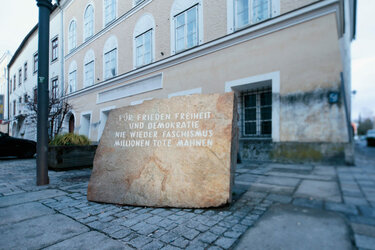 Hitler-1024x683.jpg
