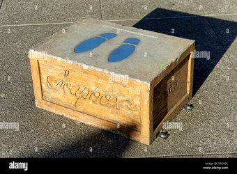 public-soapbox-on-the-sidewalk-in-downtown-bellingham-washington-state-usa-T3CN5C.jpg