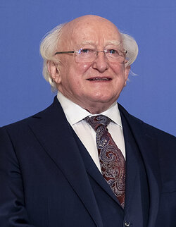 Sergio_Mattarella_and_Irish_President_Higgins_at_the_16th_Arraiolos_meeting_(3)_(cropped).jpg