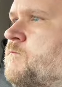 gunt stare~2.PNG