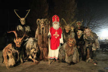 csm_Rattener_Almteufel_mit_Nikolaus__c__Rattener_Almteufel_02a8382f21.jpg
