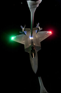 399px-Raptors_refuel_140926-F-ML224-004.jpg