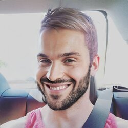FaceApp_1651461029632.jpg