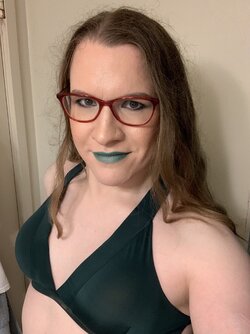 Green bra green lipstick.jpeg